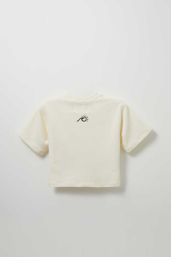 Ecru Embroidery Detailed Lightweight Short Cut T-shirt - 3