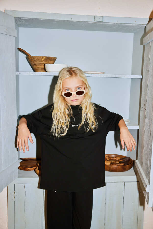 Siyah Nakış Detaylı Oversize Tshirt - 1