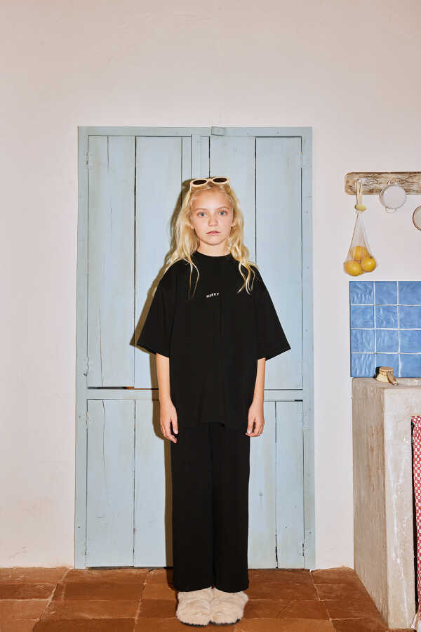 Siyah Nakış Detaylı Oversize Tshirt - 3